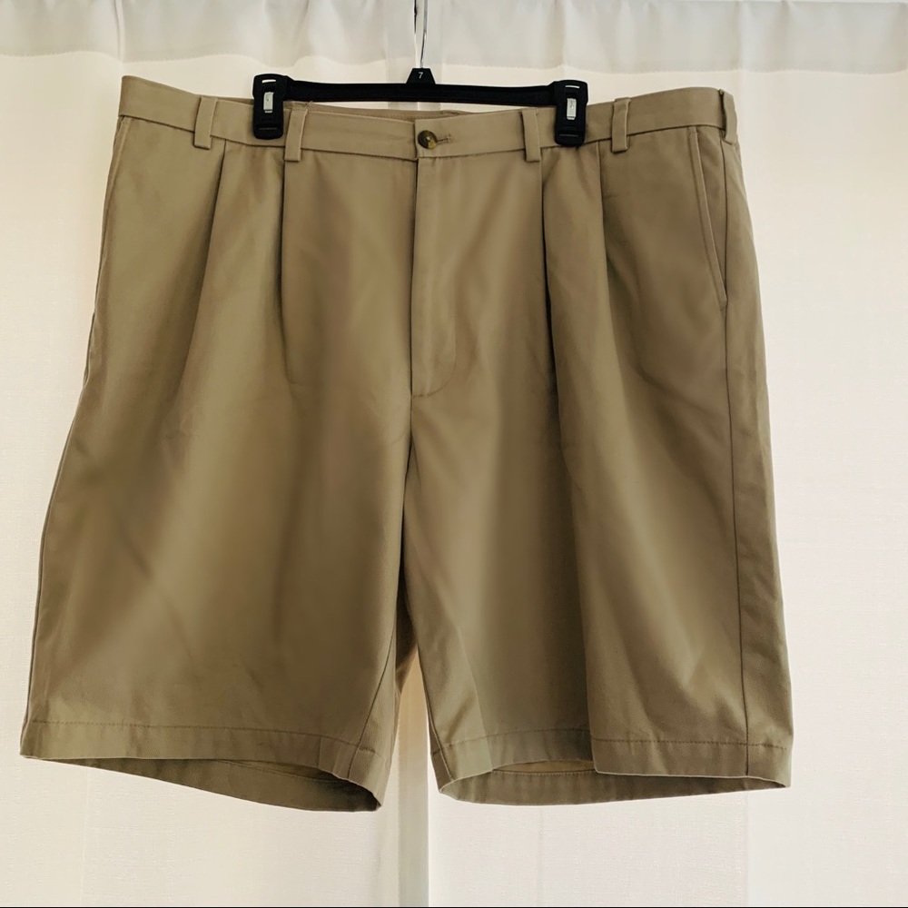 Roundtree and Yorkee Khaki Pants